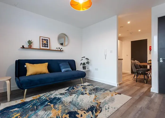 Modern 2 Bed Flat 5Min To Old Trafford Stadium