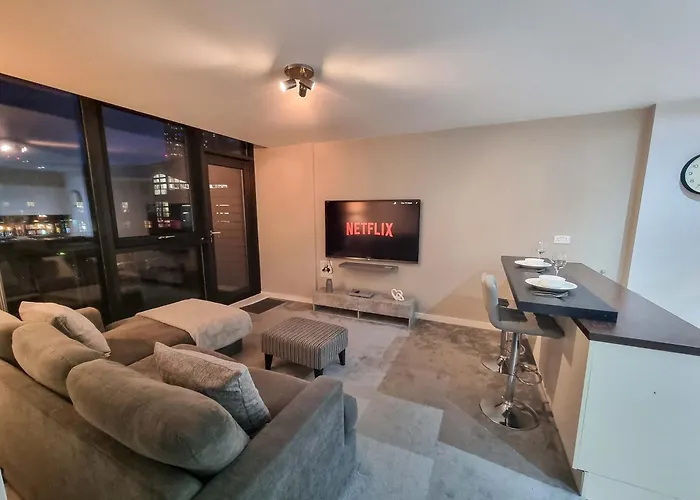 2 Bed Castlefield Flat Canalside